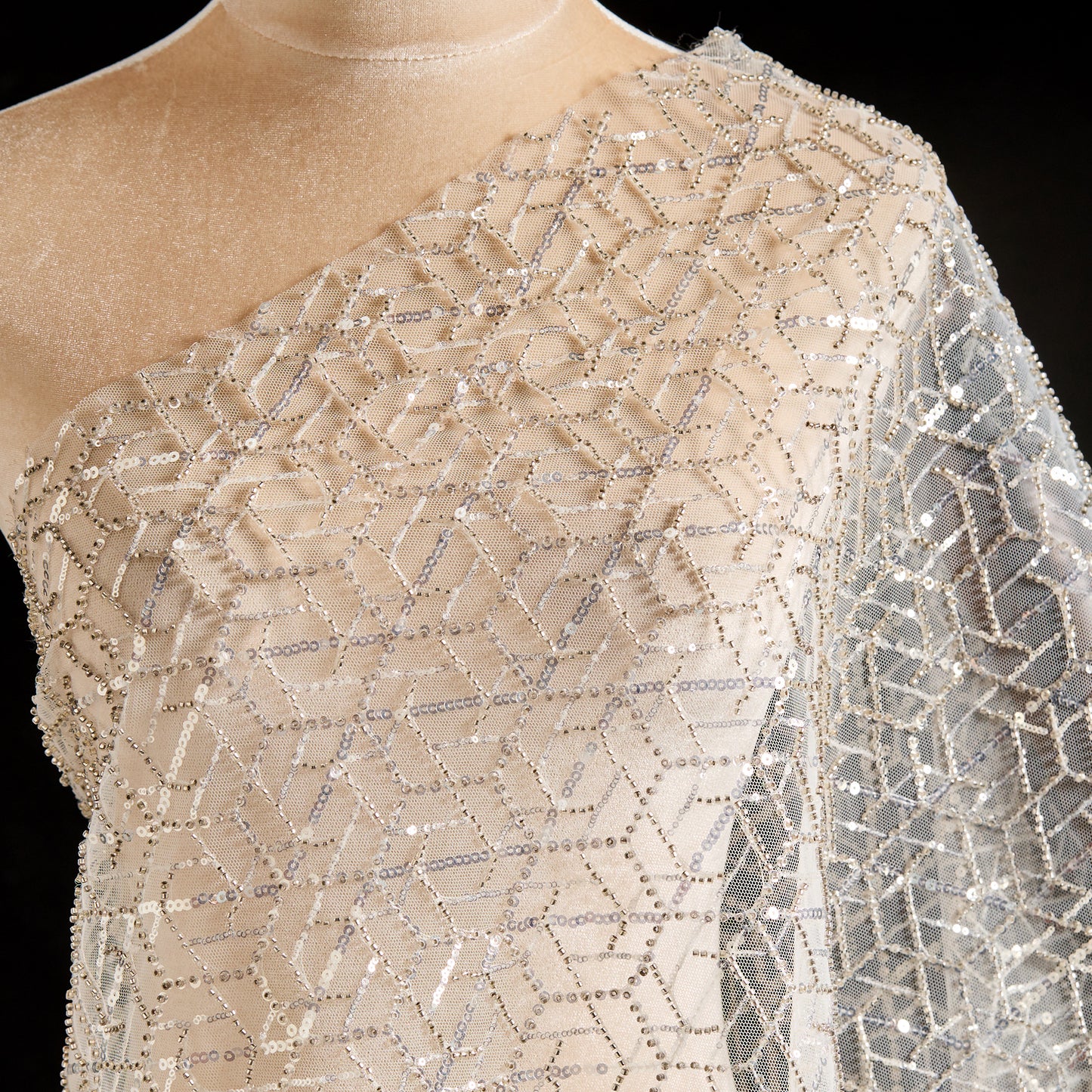 FT25-152-White diamond pattern embroidered fabric