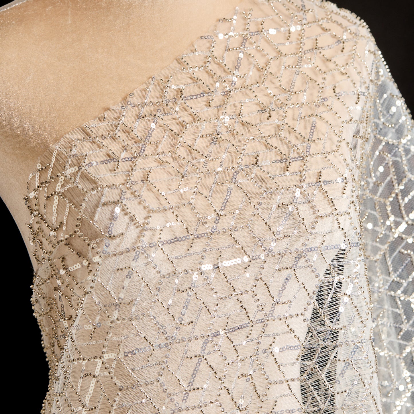 FT25-152-White diamond pattern embroidered fabric